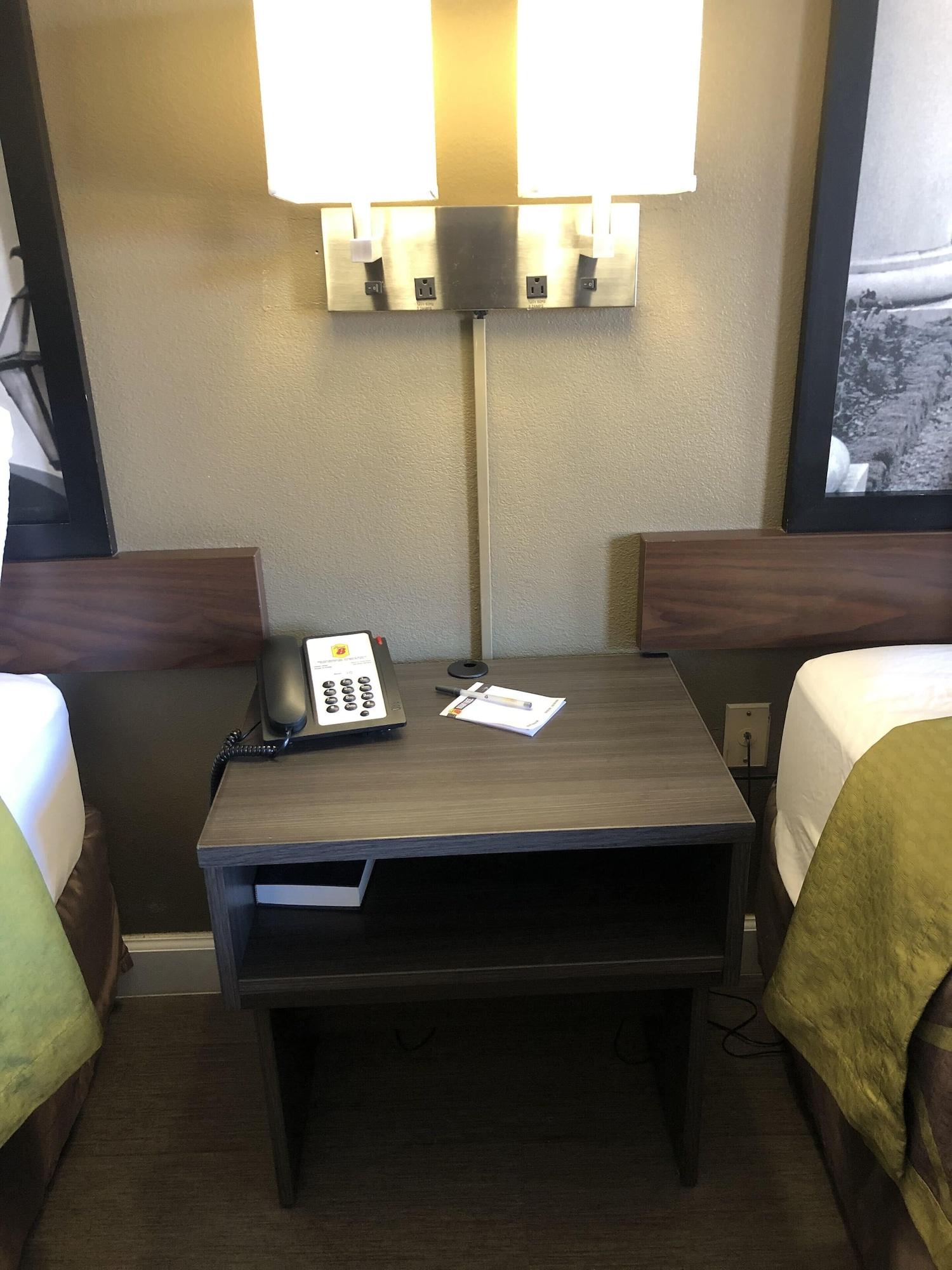 ซูเปอร์ 8 บาย วินด์แฮม ออเรนจ์เบิร์ก Hotel ภายนอก รูปภาพ